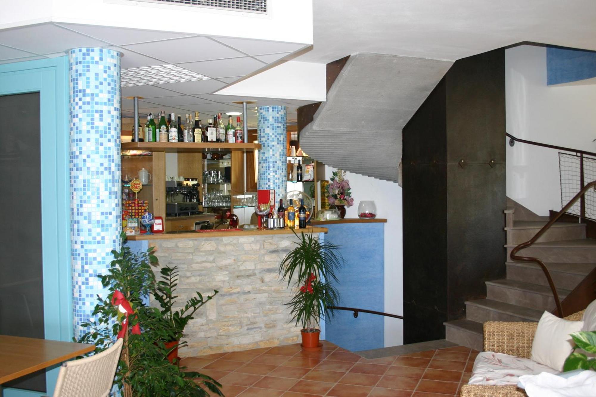 Hotel Villa Tramonto Direttamente Sul Mare San Vincenzo Exterior photo