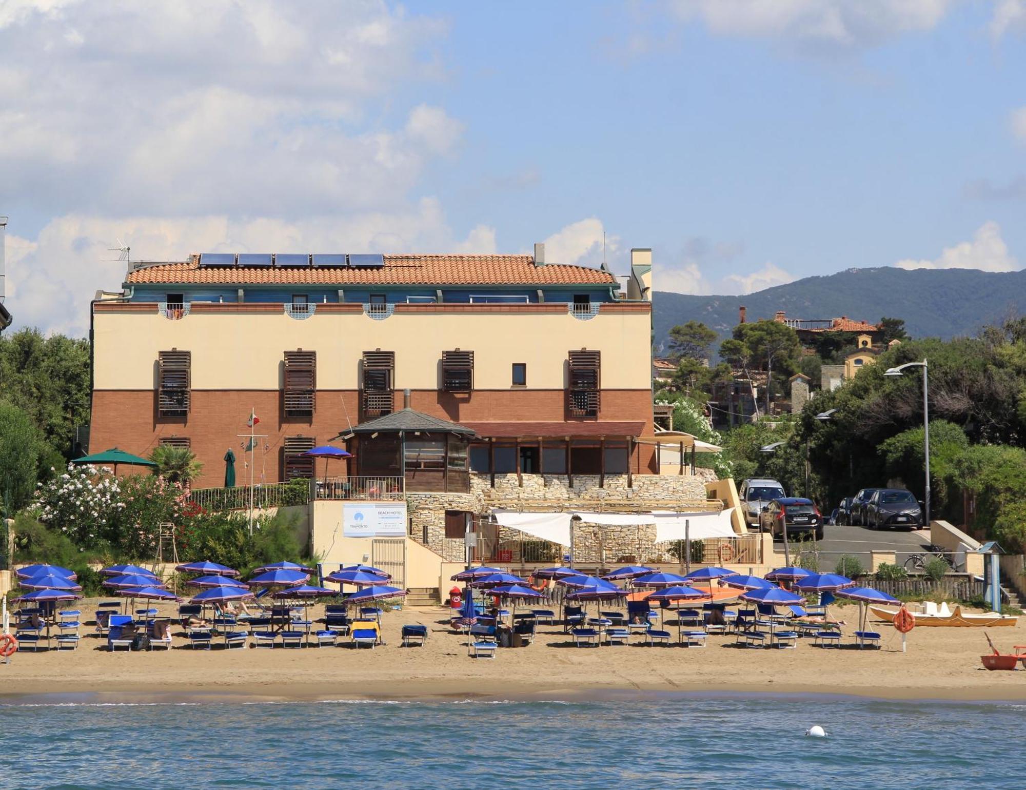 Hotel Villa Tramonto Direttamente Sul Mare San Vincenzo Exterior photo