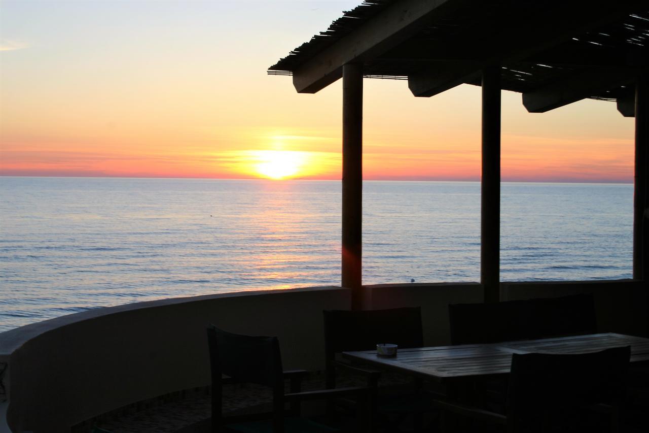 Hotel Villa Tramonto Direttamente Sul Mare San Vincenzo Exterior photo
